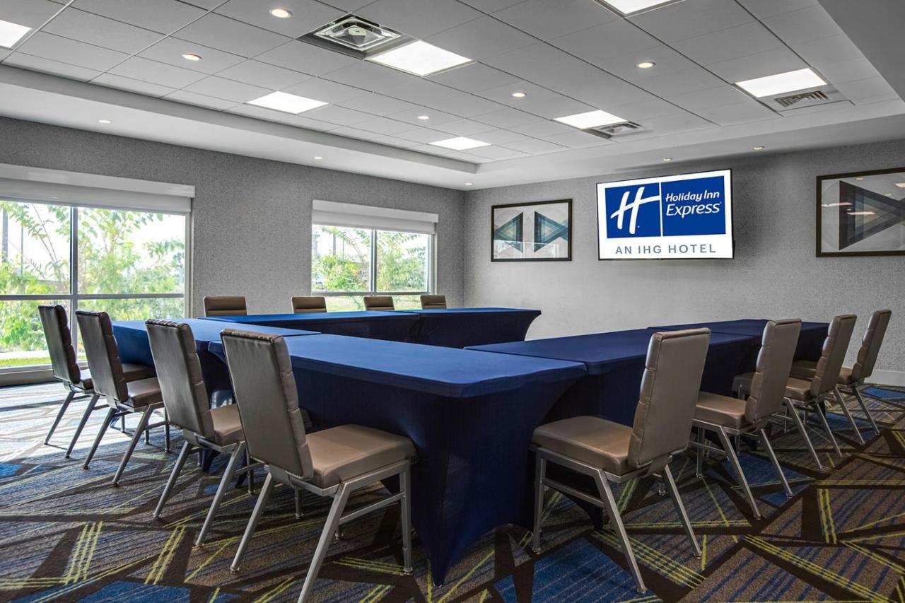 Holiday Inn Express & Suites Sanford - Lake Mary By Ihg Exterior foto